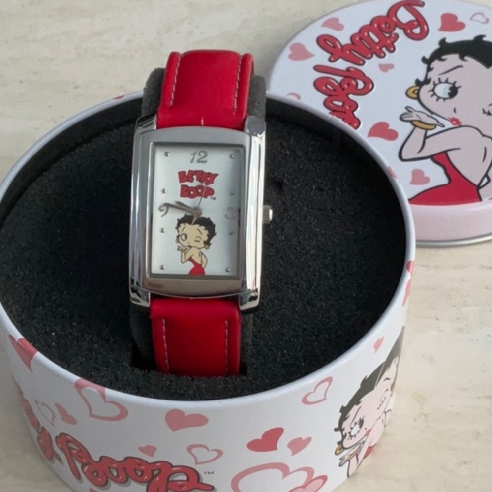 Betty Boop Watch Red Wristwatch Heart Kiss Large Face New Vintage